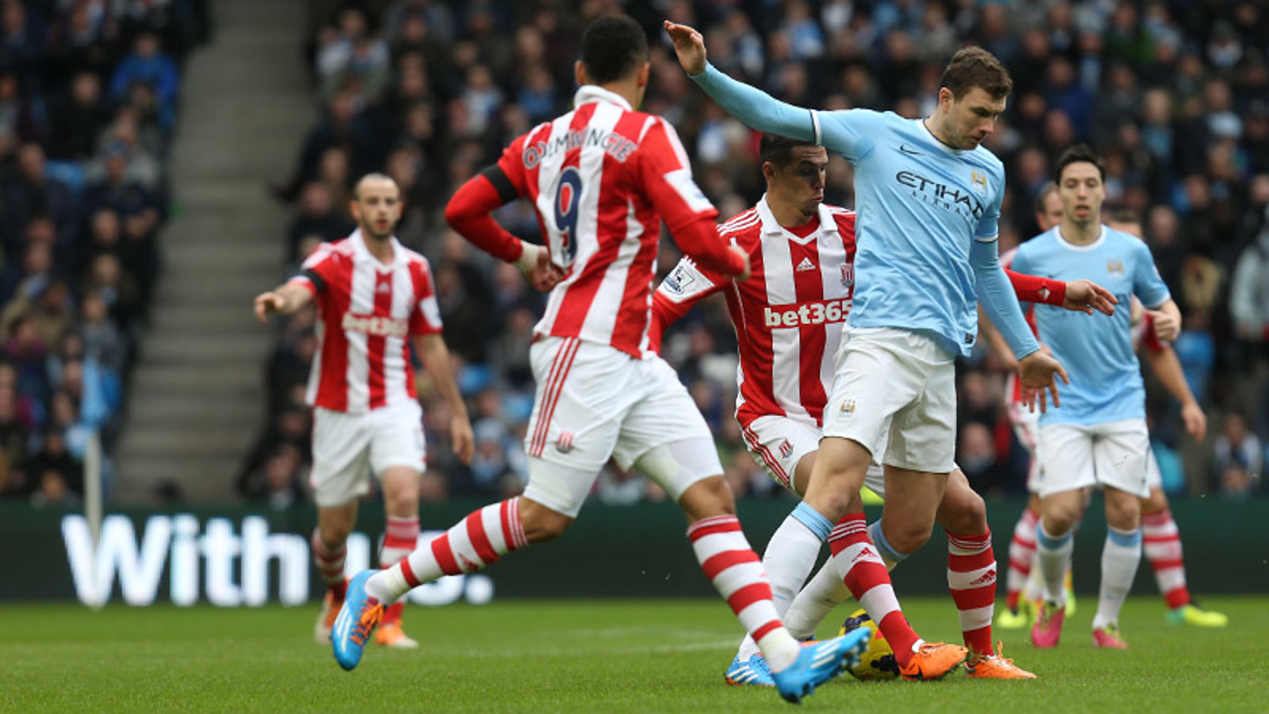 City vence o Stoke com um golo de Touré! 