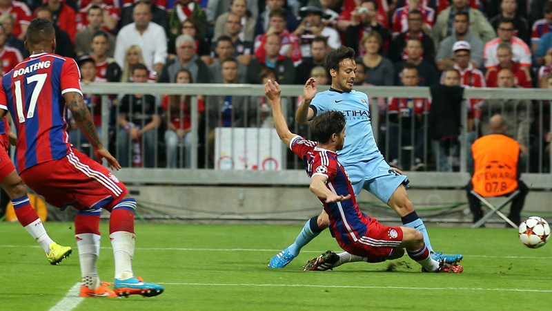 web-David-Silva-strike-on-goal.jpg