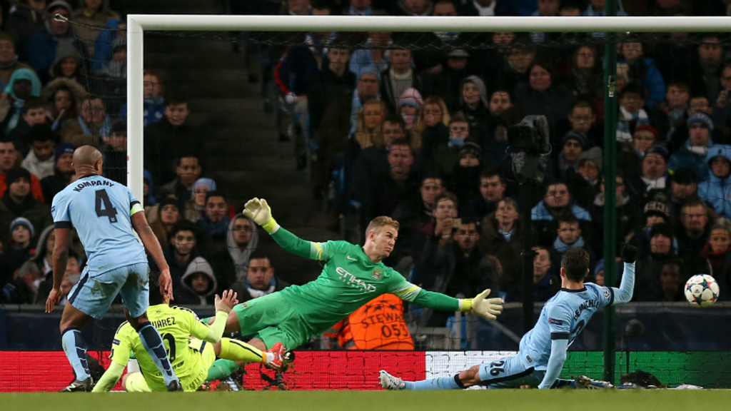 OUCH! Suarez doubles Barca's lead in February 2015