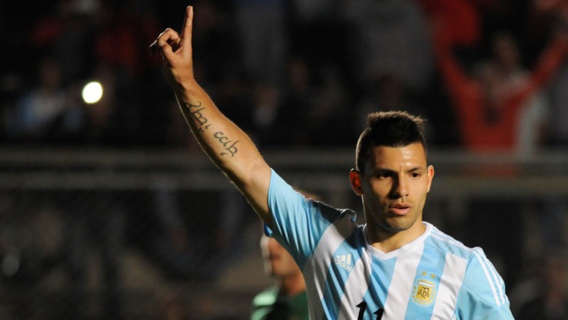 Aguero hits hat-trick, Hart keeps clean sheet