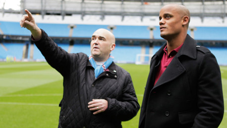 Cityzens relive their #EtihadMoments with Kompany and Zabaleta