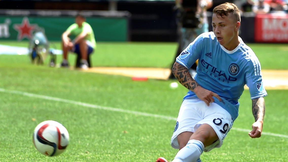 Angelino nominado para "Promesa del año"