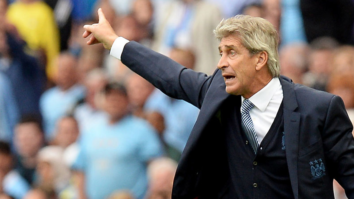 web-manuel-on-the-touchline