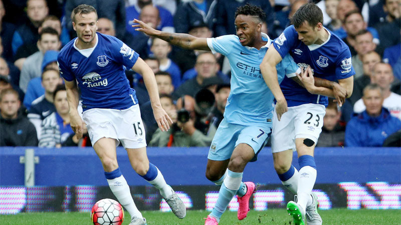 web-Sterling-battles-for-the-ball