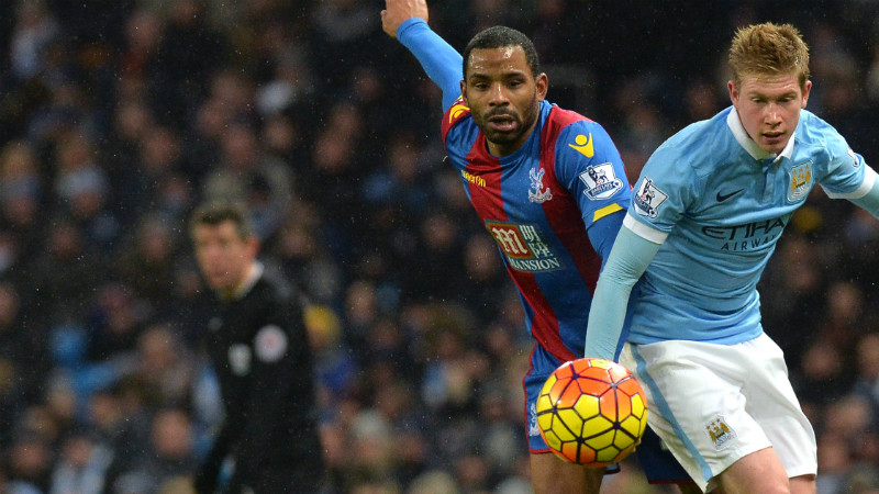 Kevin De Bruyne battles for possession