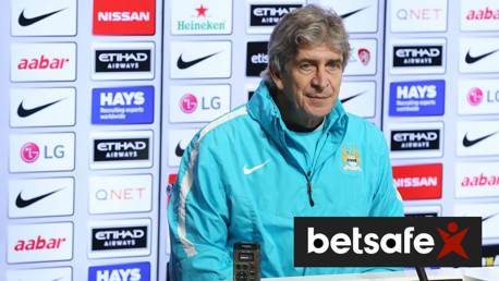 Manuel Pellegrini addresses the media in his Norwich v City press conference