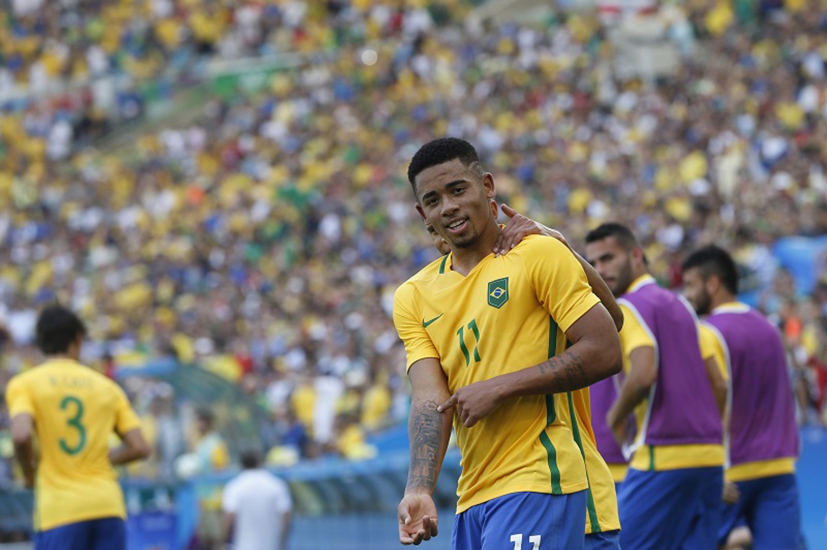 Guardiola elogia faro artilheiro de Gabriel Jesus: ‘Compramos gols’
