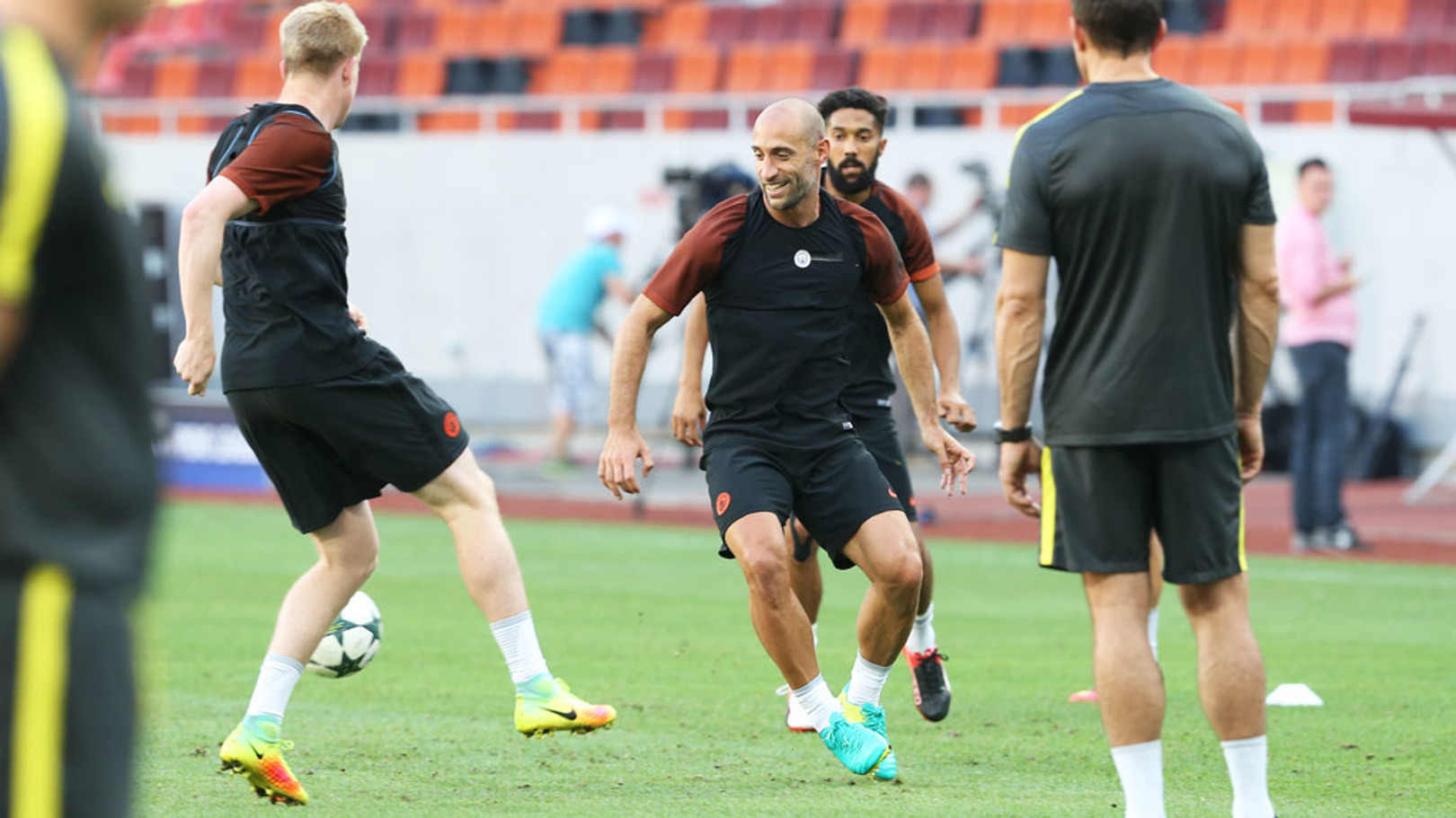 السيتي يواجه ستيوا بوخارست من أجل بلوغ مجموعات دوري الأبطال