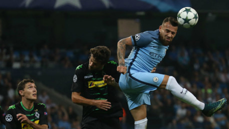 Otamendi header