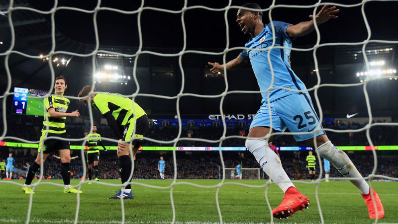 Fernandinho celebrates