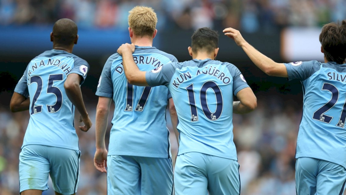 Aguero e De Bruyne nomeados à Bola de Ouro 
