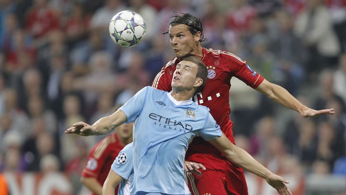 Dzeko e Van Buyten