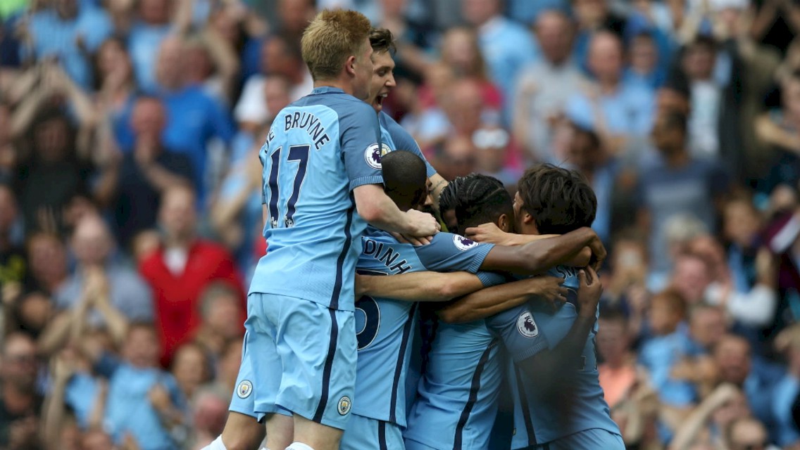 Sagna and Hazard battle
