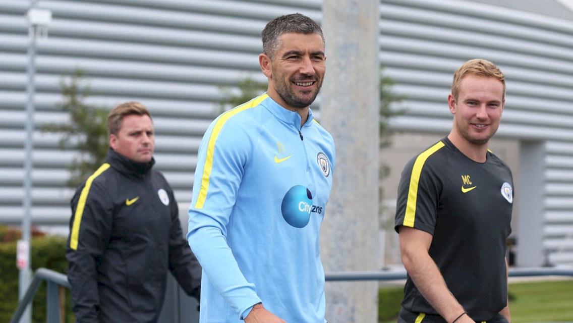 Persiapan derby: Sesi latihan hari Senin