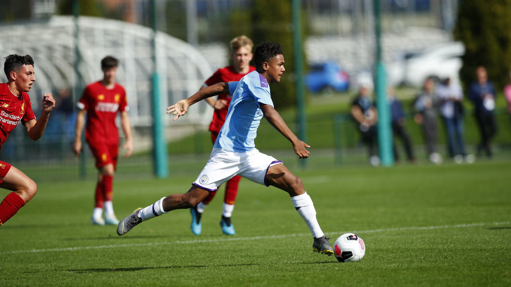 
                        City defeat Liverpool in seven-goal thriller 
                