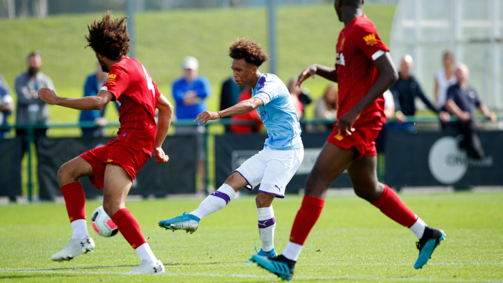 
                        City defeat Liverpool in seven-goal thriller 
                