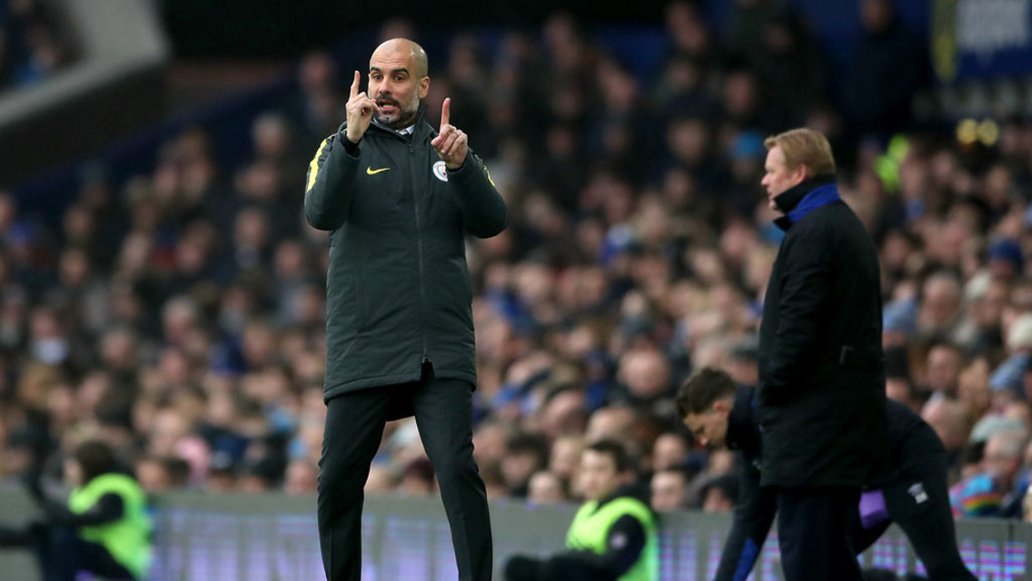 PEP - Guardiola gestures on the touchline