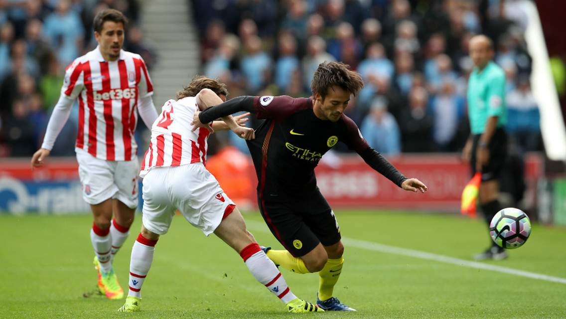 Stoke v City: Extended highlights