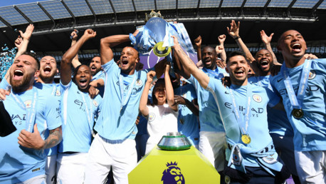 Watch City lift the Premier League trophy!