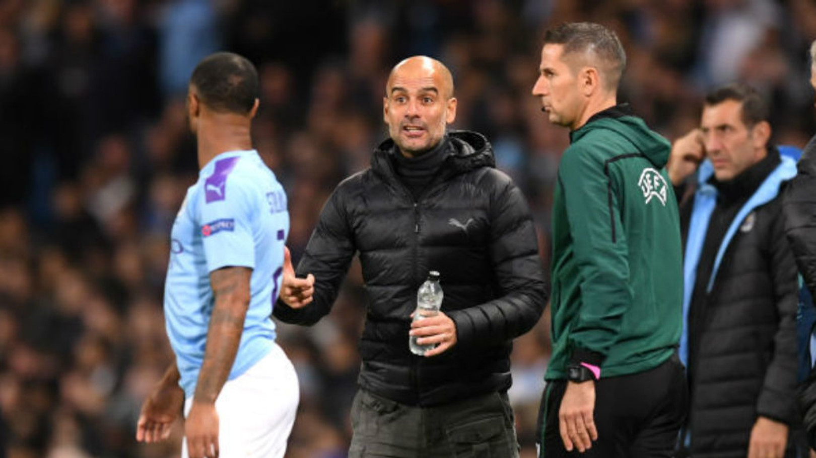 Guardiola comemora Sterling "extraordinário"