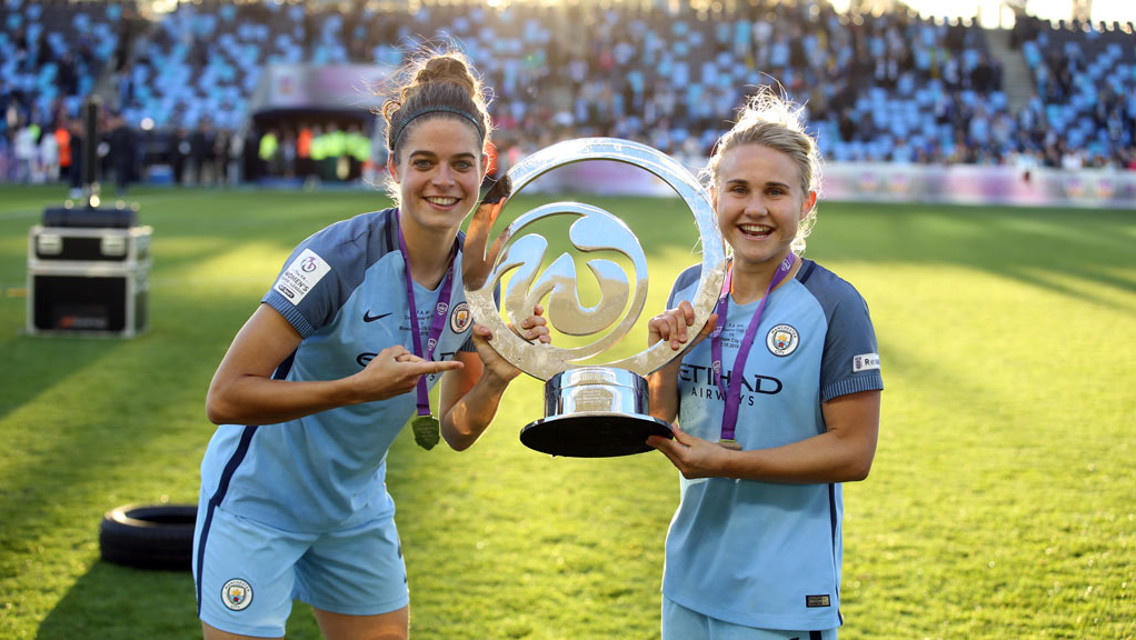 DOUBLE DELIGHT: Tessel Middag and Izzy Christiansen celebrate with the Continental Tyres Cup