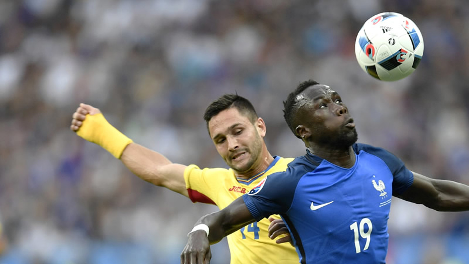 Payet screamer downs Romania