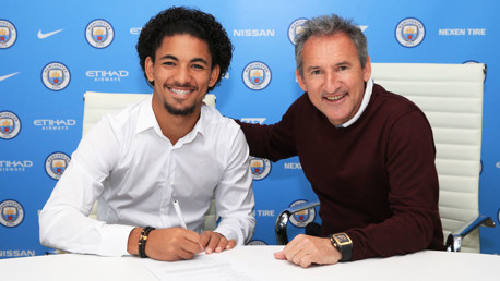 Douglas Luiz e Txiki 