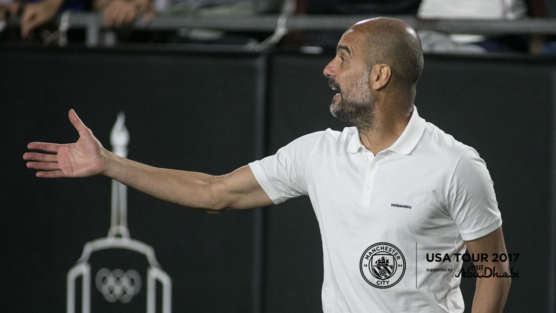 Pep Guardiola durante o jogo co o Tottenham, em Nashville 
