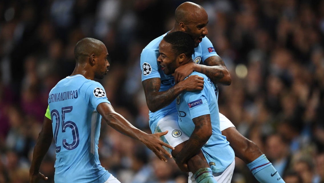 Sterling y Delph no se concentrarán con Inglaterra por problemas físicos.