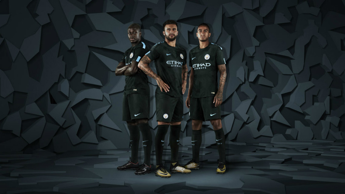 Seragam ketiga 2017/18 resmi dijual