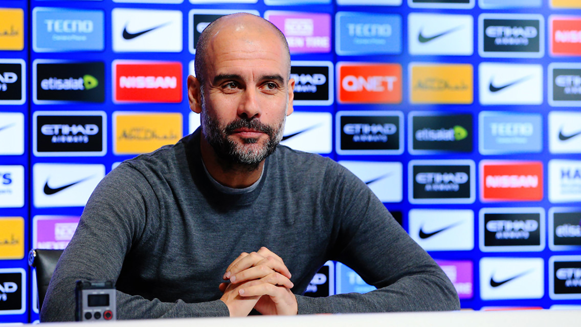 Pep Guardiola habla sobre la lesión de Sané ante los medios.