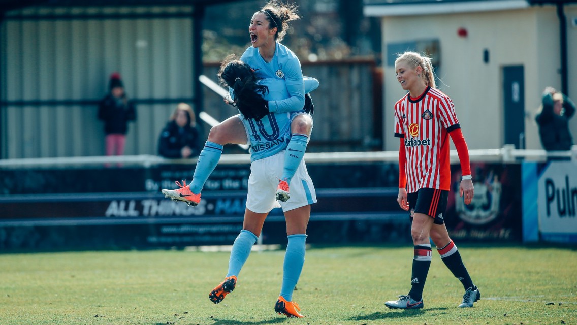 Jane Ross anotó dos goles en la remontada ante el Sunderland.