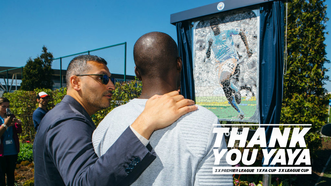 YAYA TOURÉ. Homenaje en la City Football Academy.
