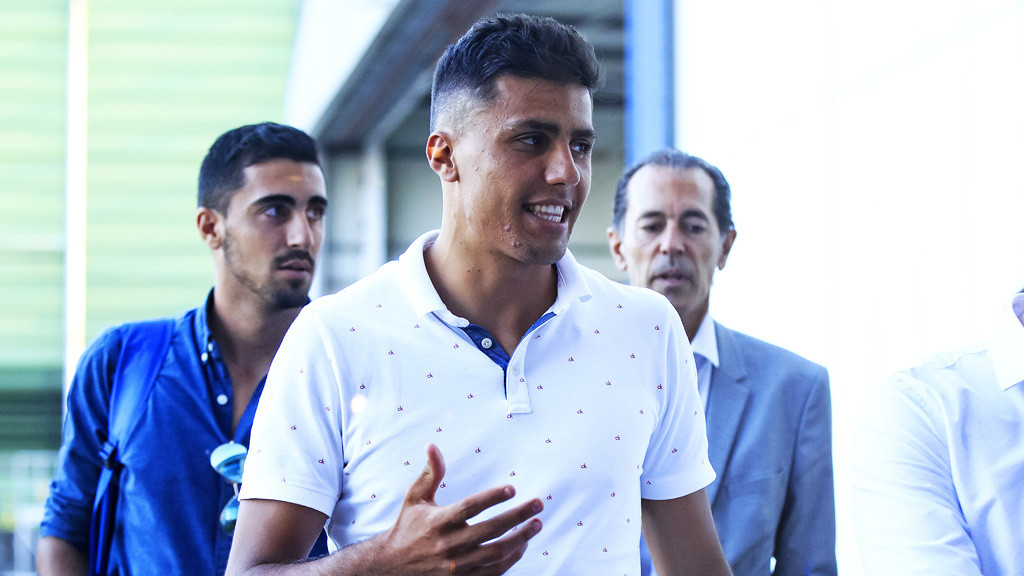 Rodri arrives.