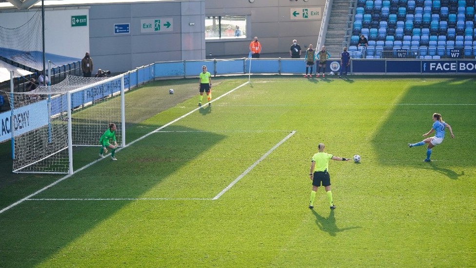 VICTORIA INSUFICIENTE. : Mewis puso al City por delante, pero el triunfo no valió para alcanzar las semifinales.