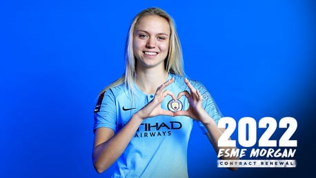 Esme Morgan: 2022 contract signing gallery