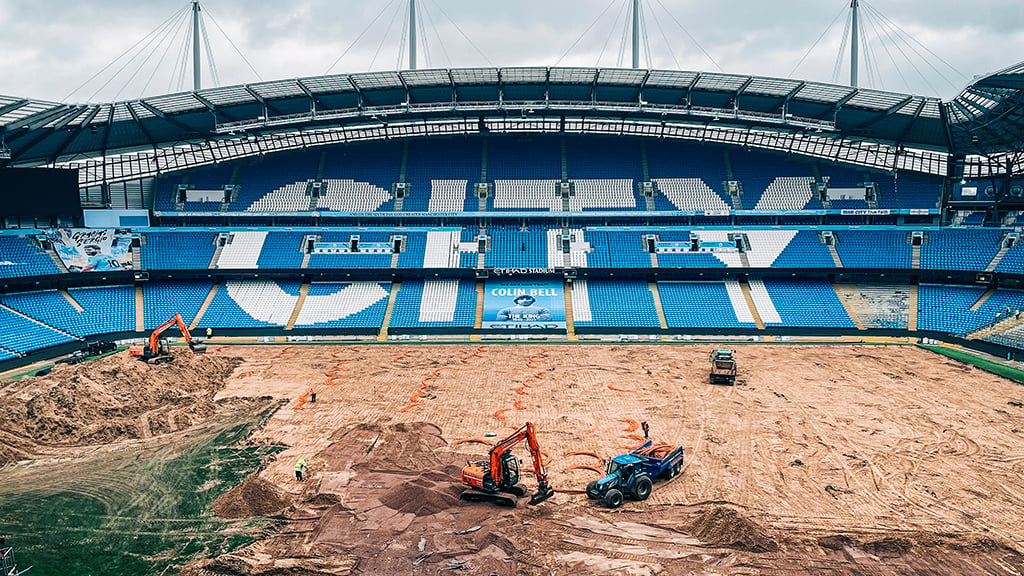 Behind-the-scenes: Etihad Stadium pitch progress