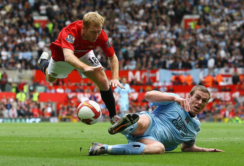 Red riding : Dunney goes full throttle against United's Paul Scholes