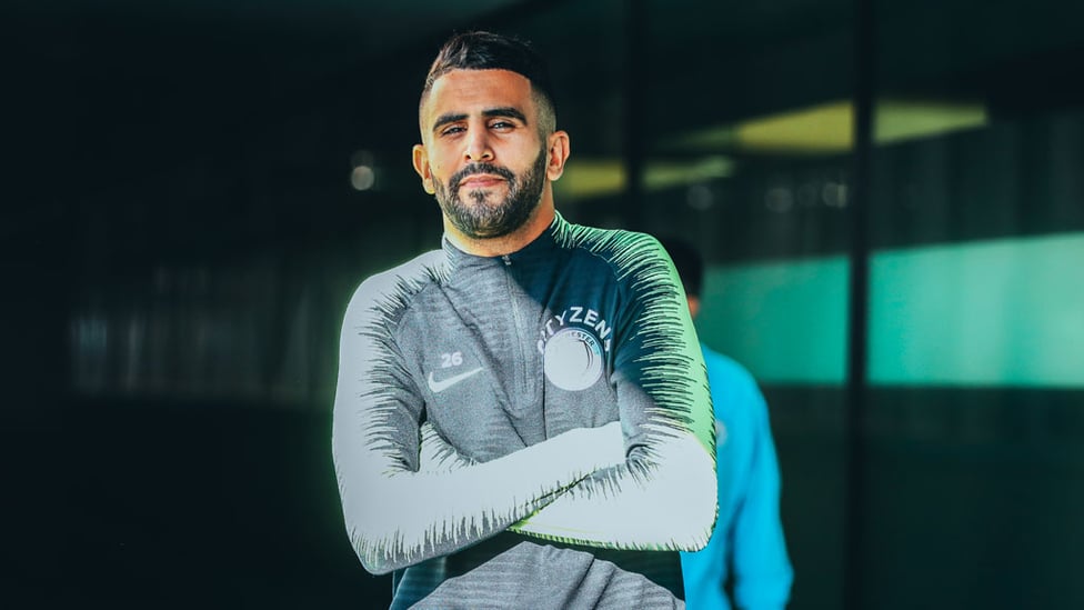 MAHREZ : Riyad poses for the camera!