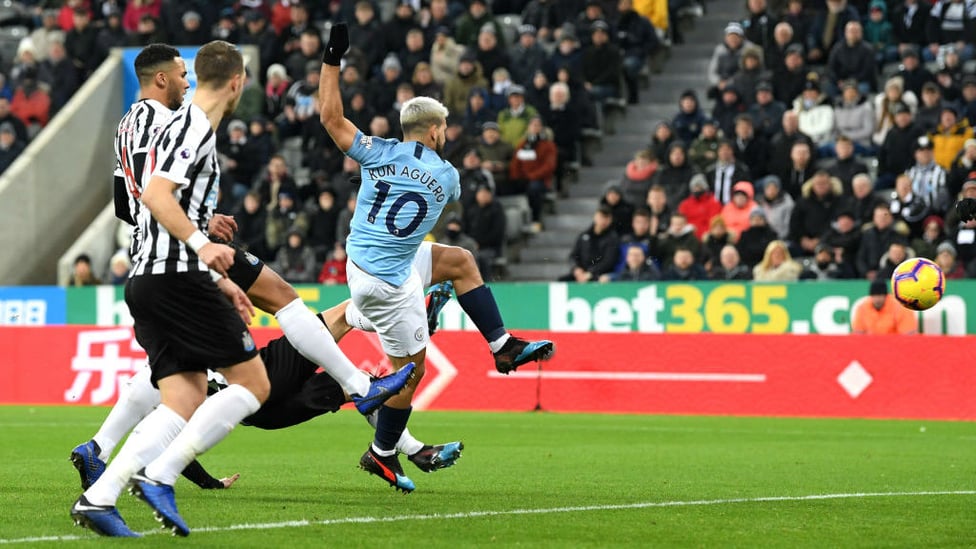 LIGHTNING SERGE : Sergio Aguero hooks in the opener 24 seconds after kick-off