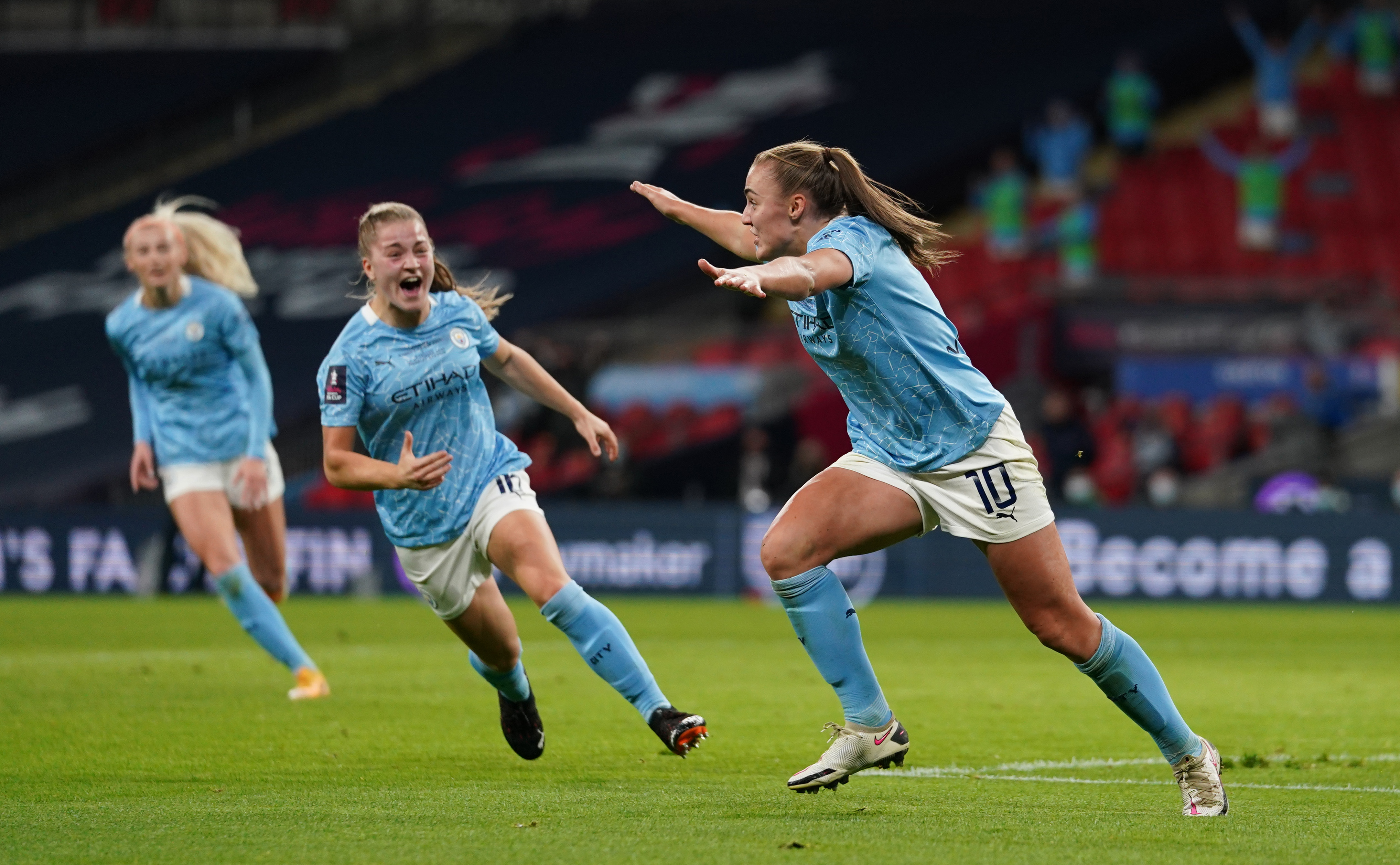 
                        City Mempertahankan Trofi Piala FA Wanita
                