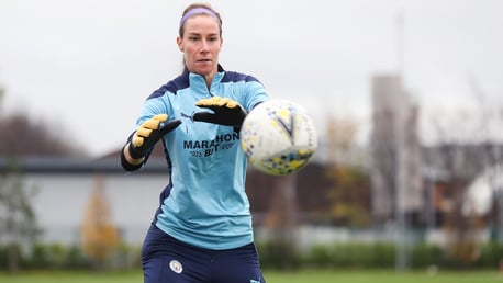 Karen Bardsley makes US loan switch