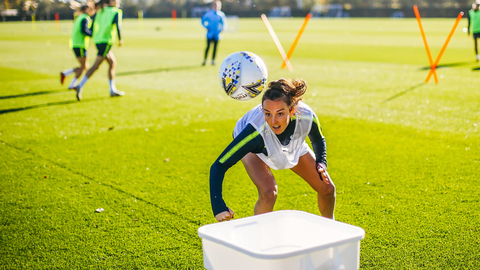 HEADER : Caroline Weir gets ready.