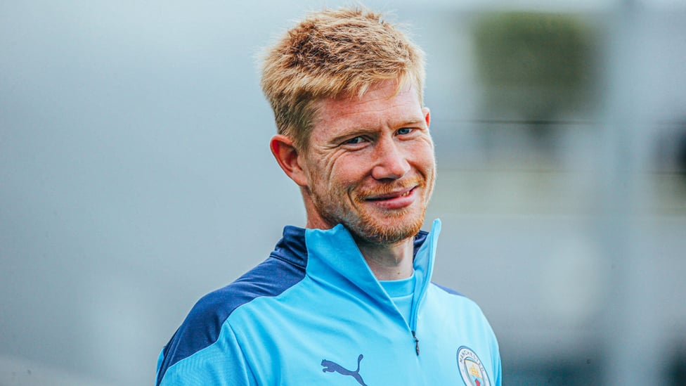 MODEL PRO : Kevin De Bruyne flashes a smile.