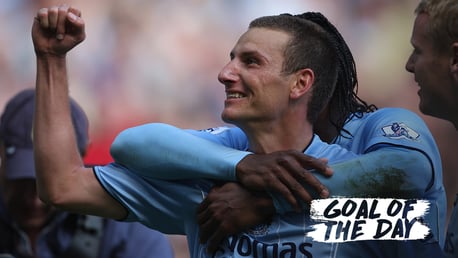 Goal of the Day: Elano v Newcastle 2007