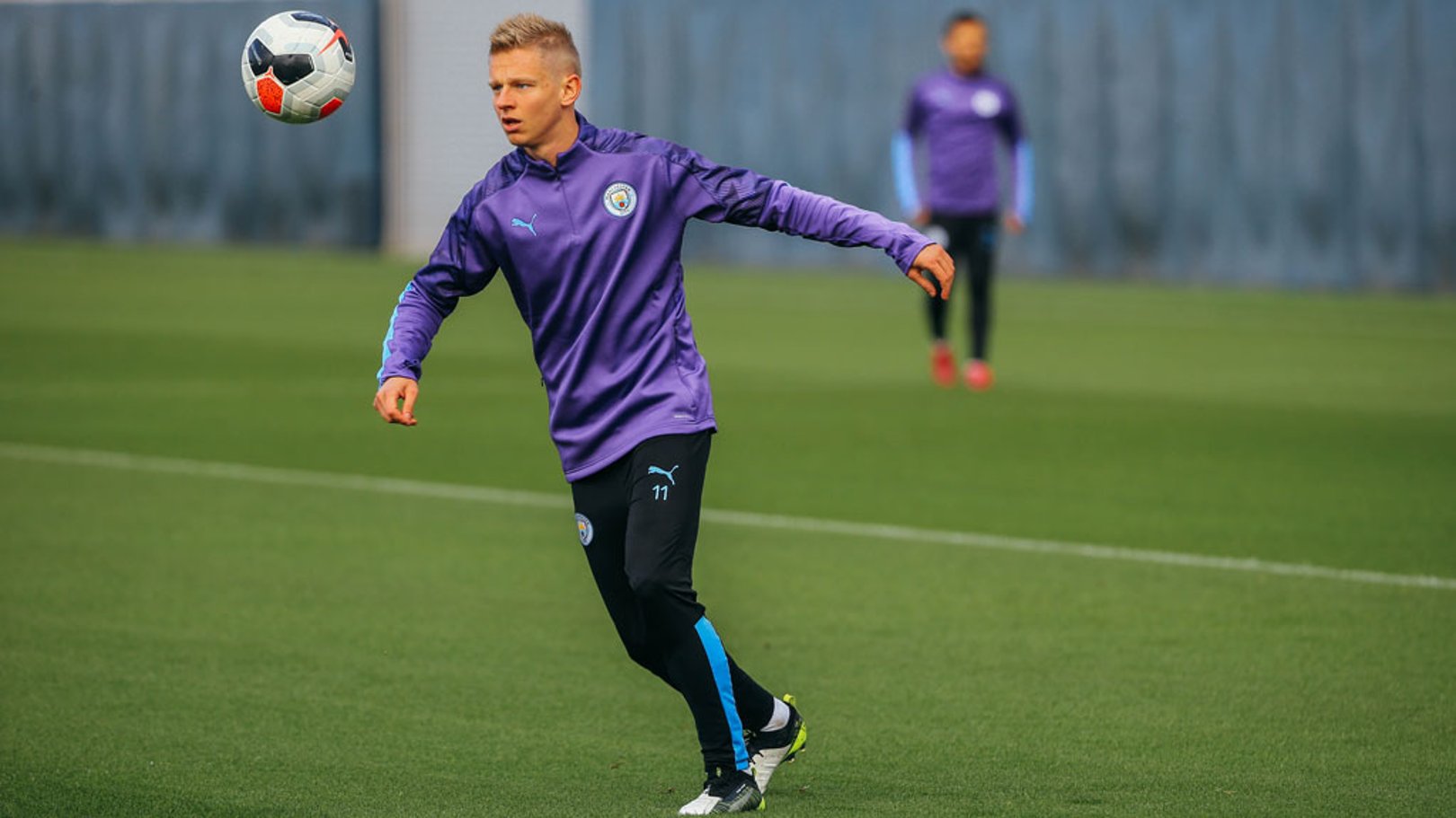 Zinchenko suffers knee injury 