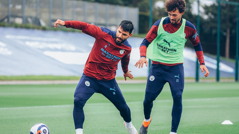 Sergio sharpens up for the Magpies under close watch from Philippe Sandler