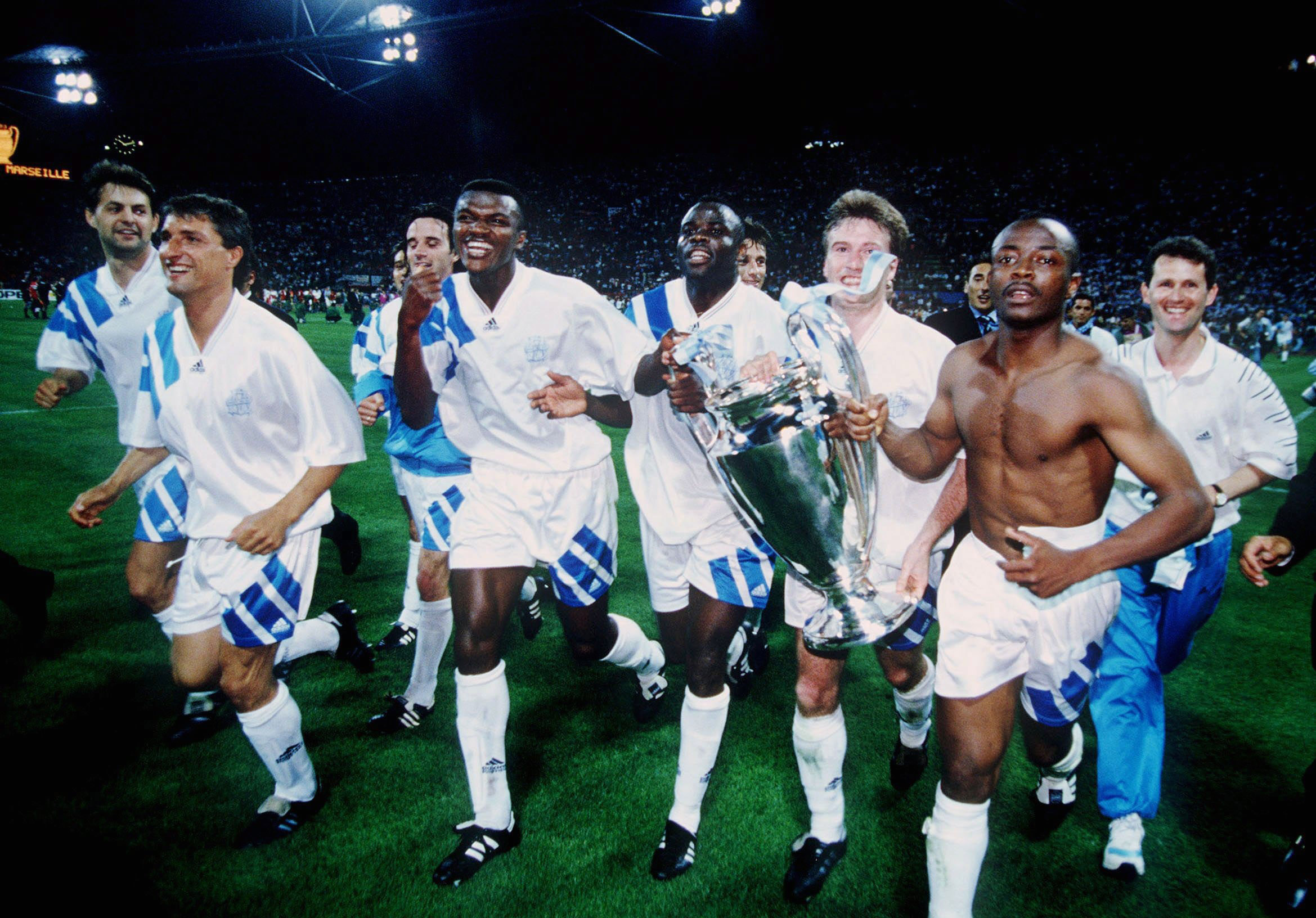 CAMPEONES : El único conjunto francés campeón de Europa. Fue en 1993 ante el Milan.