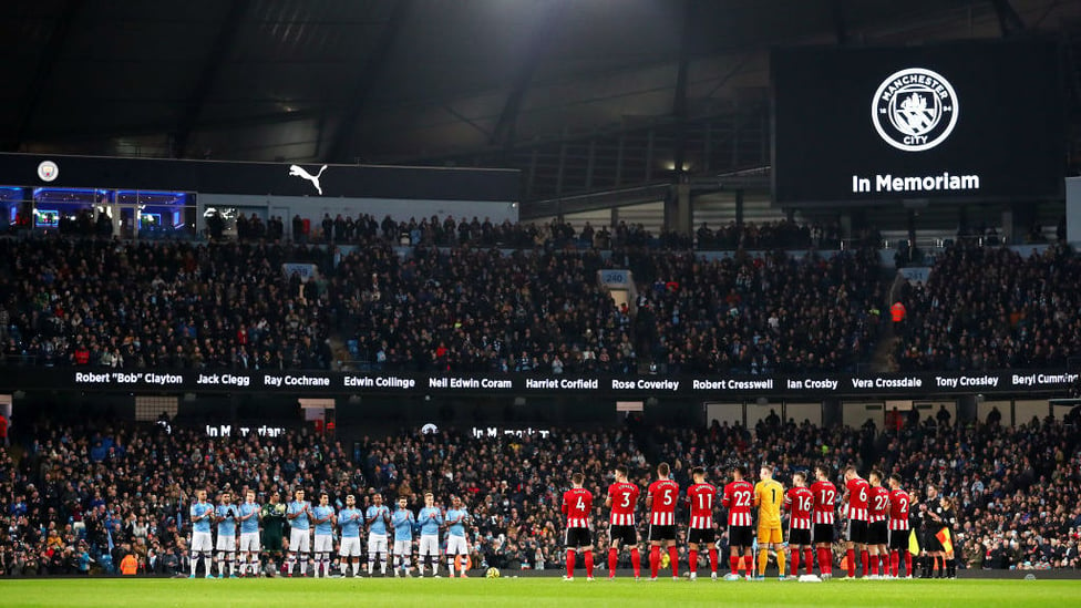 IN MEMORIAM : A minute's silence was held before the game in memory of those who passed away this year