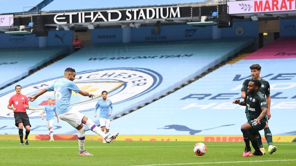 COPY+PASTE : Mahrez adds a second ten minutes later in similar fashion to Jesus, turning in De Bruyne's cross.